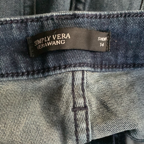 NWOT Simply Vera Wang jean shorts - Picture 3 of 4